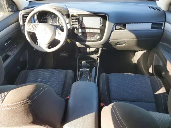 JA4AZ3A36JJ001129 2018 MITSUBISHI OUTLANDER - Image 8