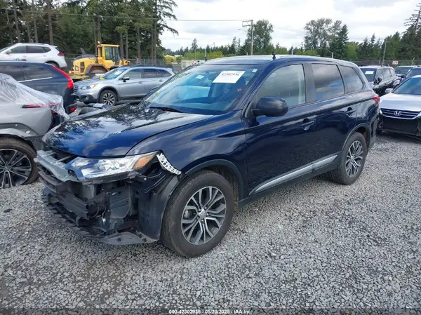 JA4AZ3A36JJ001146 2018 MITSUBISHI OUTLANDER - Image 2