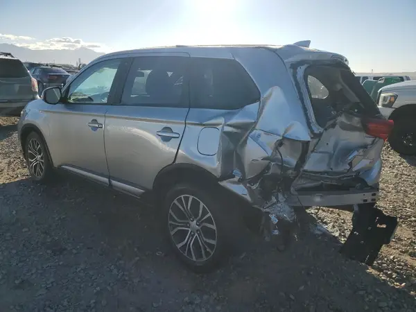 JA4AZ3A36JJ002653 2018 MITSUBISHI OUTLANDER - Image 2