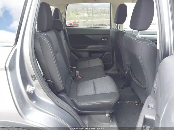 JA4AZ3A36JJ004547 2018 MITSUBISHI OUTLANDER - Image 8