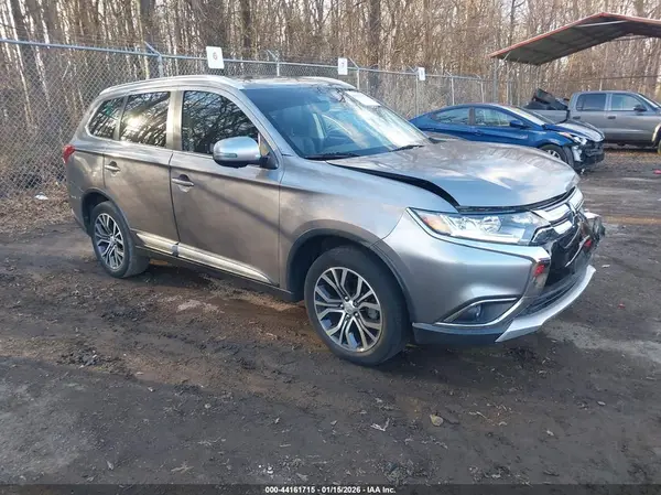 JA4AZ3A36JJ005858 2018 MITSUBISHI OUTLANDER - Image 1
