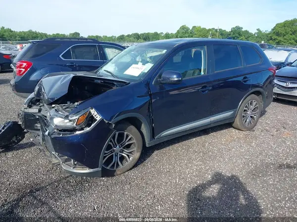 JA4AZ3A36JZ024430 2018 MITSUBISHI OUTLANDER - Image 2