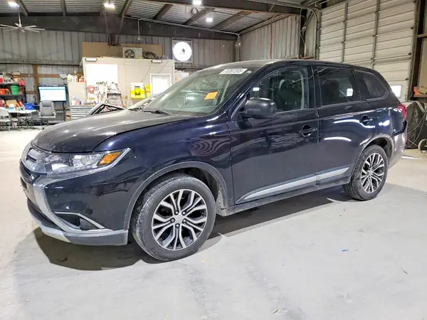 JA4AZ3A36JZ024511 2018 MITSUBISHI OUTLANDER - Image 1