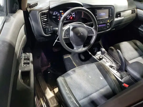 JA4AZ3A36JZ024511 2018 MITSUBISHI OUTLANDER - Image 8