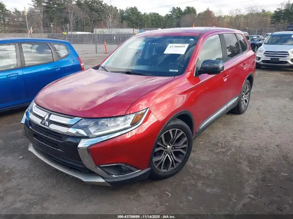 JA4AZ3A36JZ034147 2018 MITSUBISHI OUTLANDER - Image 2