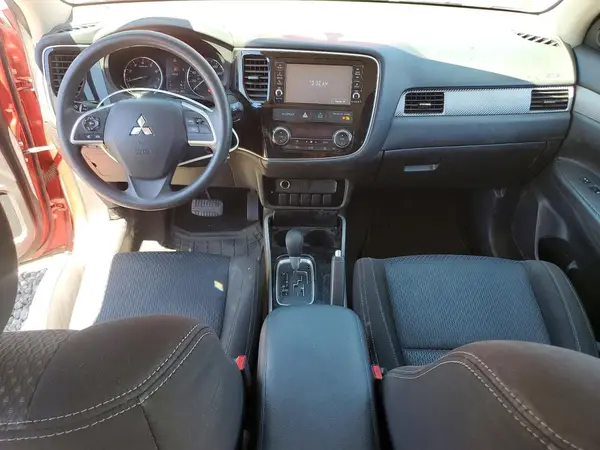 JA4AZ3A36JZ036268 2018 MITSUBISHI OUTLANDER - Image 8