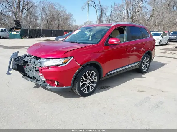 JA4AZ3A36JZ036691 2018 MITSUBISHI OUTLANDER - Image 2