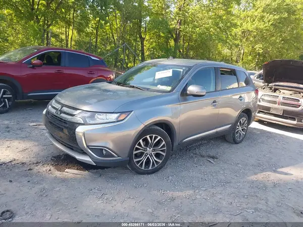 JA4AZ3A36JZ039039 2018 MITSUBISHI OUTLANDER - Image 2