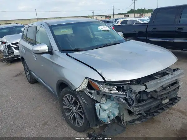 JA4AZ3A36JZ044824 2018 MITSUBISHI OUTLANDER - Image 1