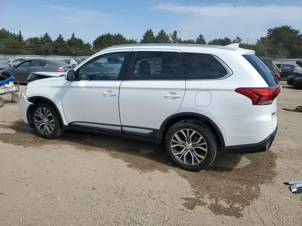 JA4AZ3A36JZ050591 2018 MITSUBISHI OUTLANDER - Image 2