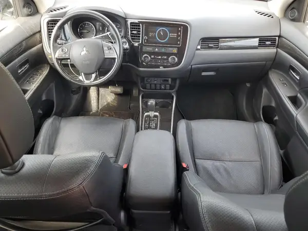 JA4AZ3A36JZ050591 2018 MITSUBISHI OUTLANDER - Image 8