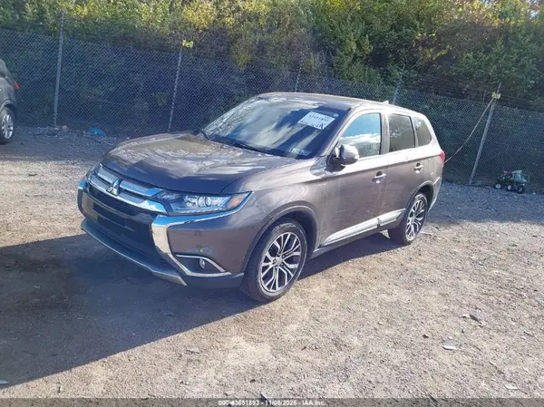 JA4AZ3A36JZ053376 2018 MITSUBISHI OUTLANDER - Image 2