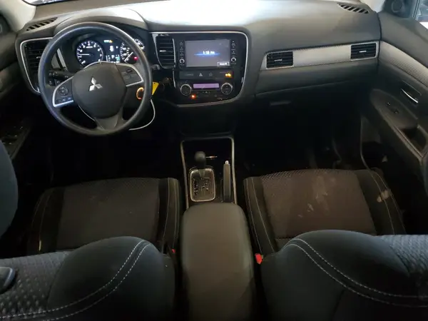 JA4AZ3A36JZ054043 2018 MITSUBISHI OUTLANDER - Image 8
