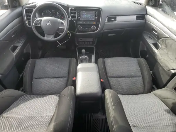 JA4AZ3A36JZ056715 2018 MITSUBISHI OUTLANDER - Image 8