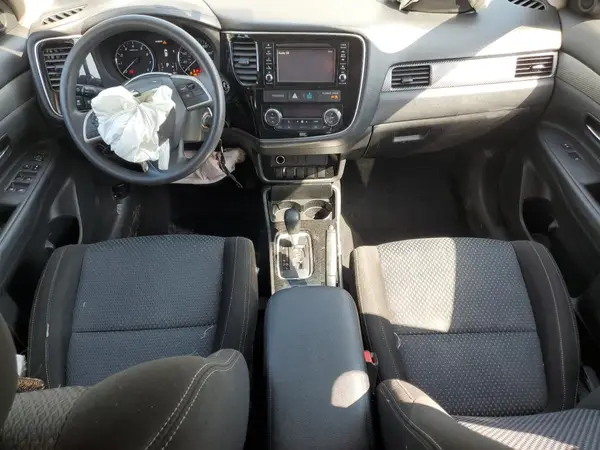 JA4AZ3A36JZ059615 2018 MITSUBISHI OUTLANDER - Image 8