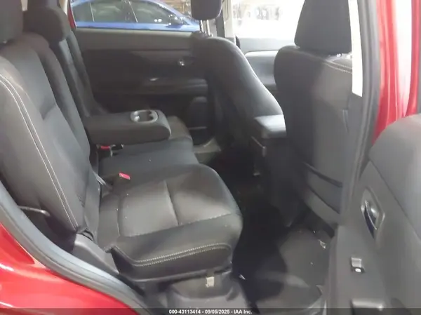 JA4AZ3A36JZ062756 2018 MITSUBISHI OUTLANDER - Image 8