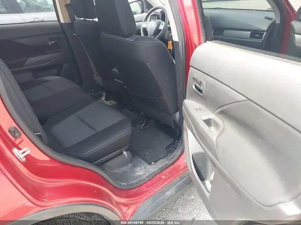 JA4AZ3A36JZ070873 2018 MITSUBISHI OUTLANDER - Image 8