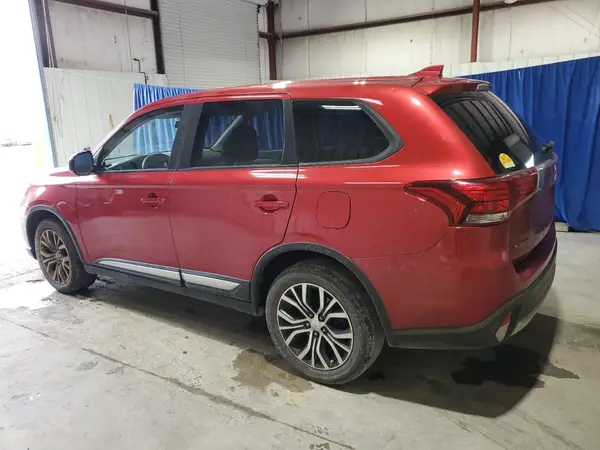 JA4AZ3A36JZ071389 2018 MITSUBISHI OUTLANDER - Image 2