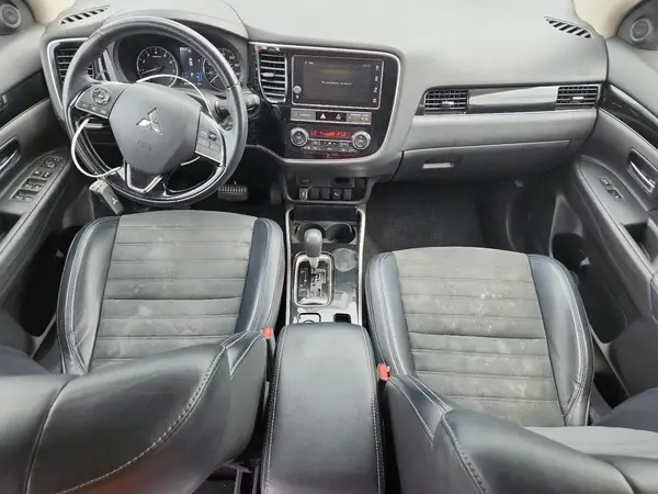 JA4AZ3A36KJ000516 2019 MITSUBISHI OUTLANDER - Image 8