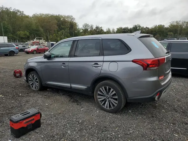 JA4AZ3A36KJ000807 2019 MITSUBISHI OUTLANDER - Image 2