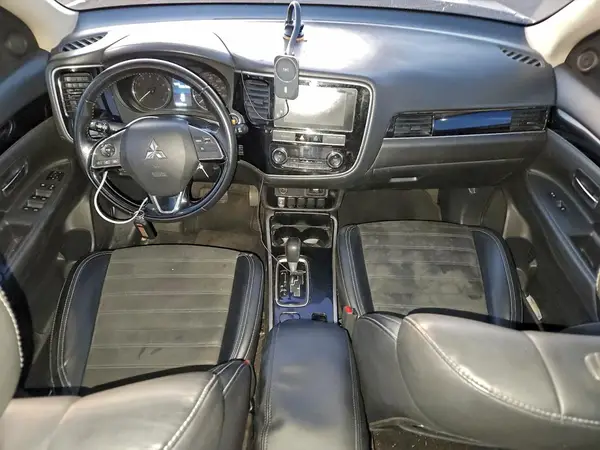 JA4AZ3A36KJ001939 2019 MITSUBISHI OUTLANDER - Image 8