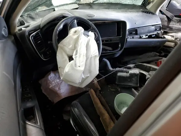 JA4AZ3A36KZ005152 2019 MITSUBISHI OUTLANDER - Image 8