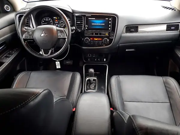 JA4AZ3A36KZ005958 2019 MITSUBISHI OUTLANDER - Image 8