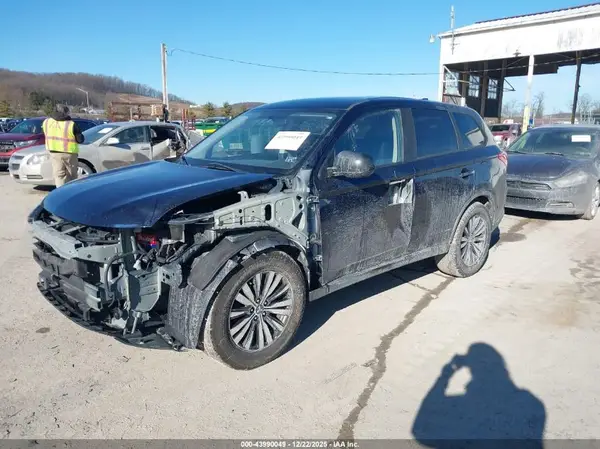 JA4AZ3A36KZ014322 2019 MITSUBISHI OUTLANDER - Image 2