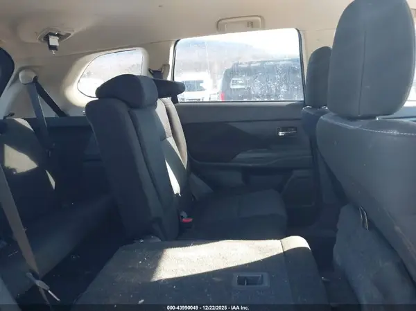 JA4AZ3A36KZ014322 2019 MITSUBISHI OUTLANDER - Image 8