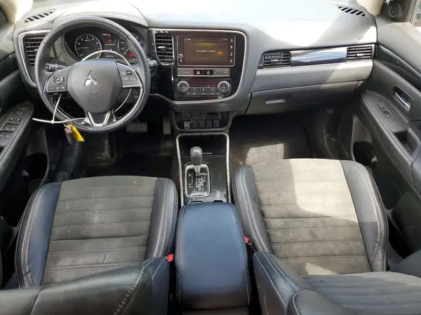 JA4AZ3A36KZ015776 2019 MITSUBISHI OUTLANDER - Image 8