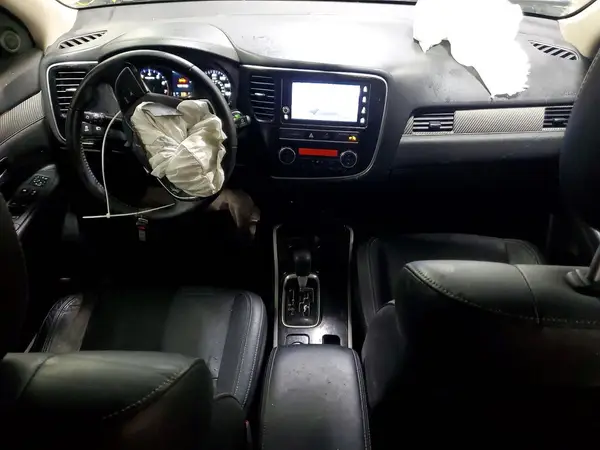 JA4AZ3A36KZ019648 2019 MITSUBISHI OUTLANDER - Image 8