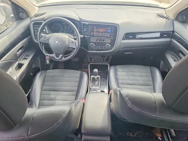 JA4AZ3A36KZ030651 2019 MITSUBISHI OUTLANDER - Image 8