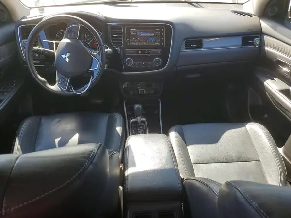 JA4AZ3A36KZ036918 2019 MITSUBISHI OUTLANDER - Image 8