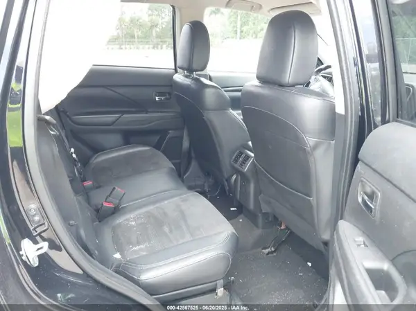 JA4AZ3A36KZ049555 2019 MITSUBISHI OUTLANDER - Image 8