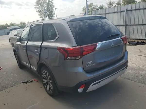 JA4AZ3A36LJ000503 2020 MITSUBISHI OUTLANDER - Image 2