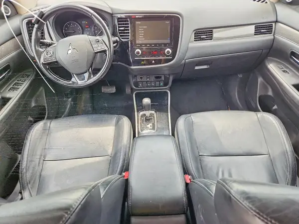 JA4AZ3A36LZ005489 2020 MITSUBISHI OUTLANDER - Image 8