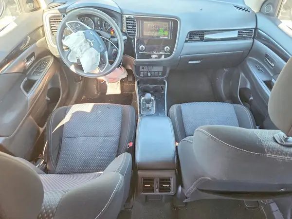 JA4AZ3A36LZ006061 2020 MITSUBISHI OUTLANDER - Image 8
