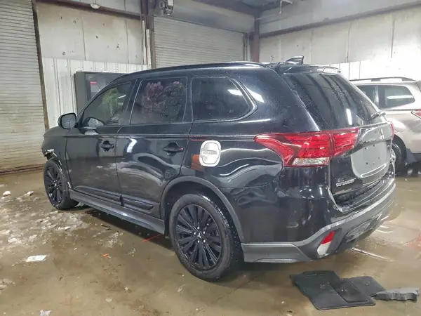 JA4AZ3A36LZ007064 2020 MITSUBISHI OUTLANDER - Image 2