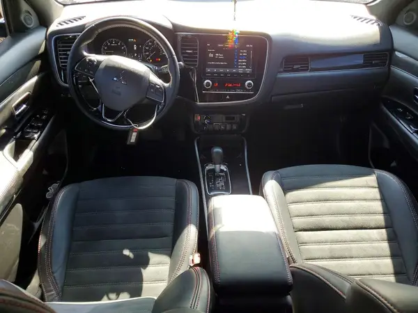 JA4AZ3A36LZ007937 2020 MITSUBISHI OUTLANDER - Image 8