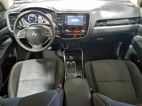 JA4AZ3A36LZ014516 2020 MITSUBISHI OUTLANDER - Image 8