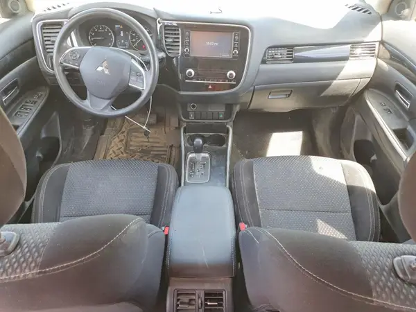 JA4AZ3A36LZ017545 2020 MITSUBISHI OUTLANDER - Image 8