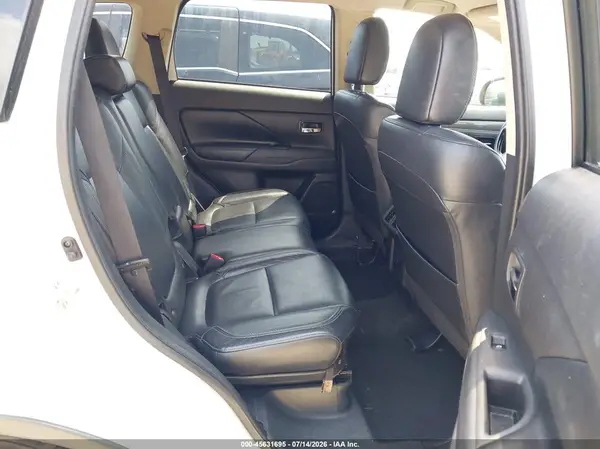 JA4AZ3A36LZ018078 2020 MITSUBISHI OUTLANDER - Image 8
