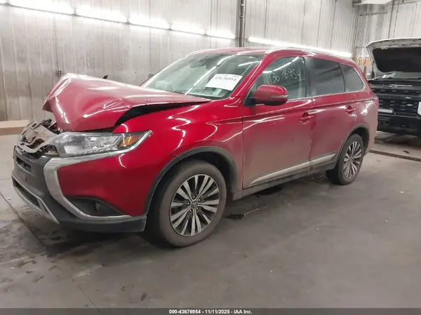 JA4AZ3A36LZ021093 2020 MITSUBISHI OUTLANDER - Image 2