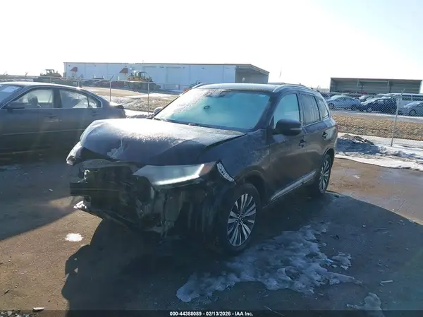 JA4AZ3A36LZ025256 2020 MITSUBISHI OUTLANDER - Image 2