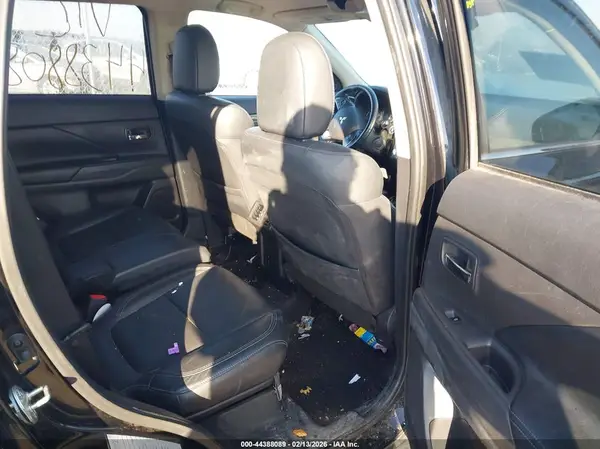 JA4AZ3A36LZ025256 2020 MITSUBISHI OUTLANDER - Image 8