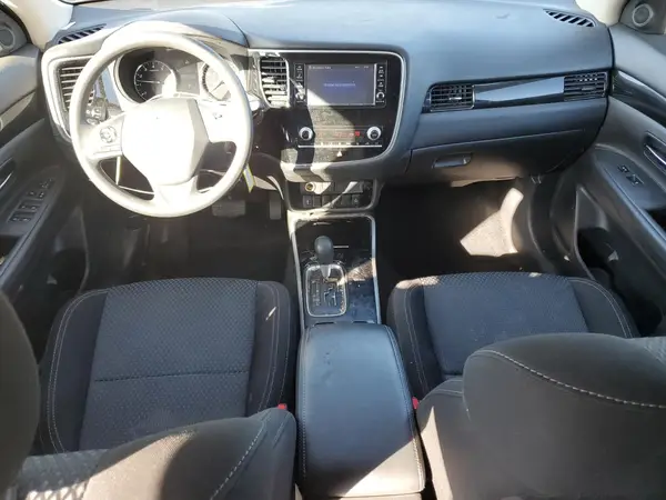 JA4AZ3A36LZ026357 2020 MITSUBISHI OUTLANDER - Image 8