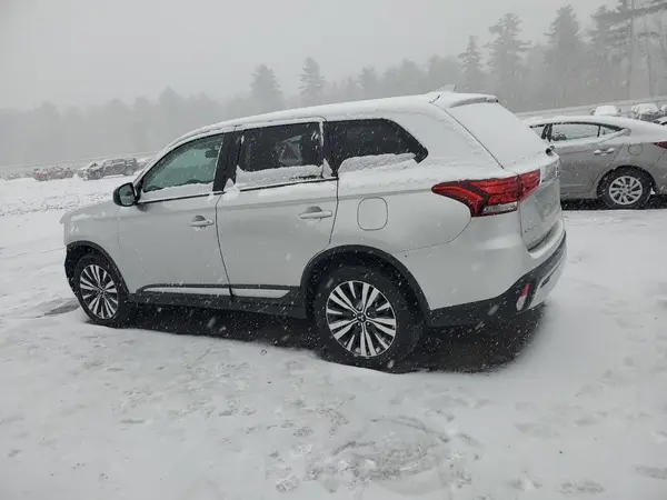 JA4AZ3A36LZ026634 2020 MITSUBISHI OUTLANDER - Image 2