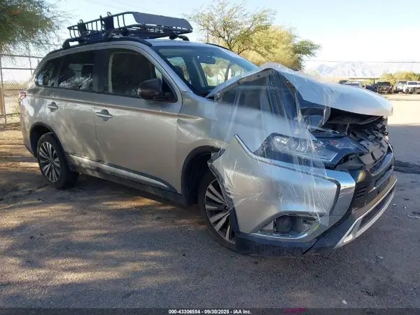 JA4AZ3A36LZ026648 2020 MITSUBISHI OUTLANDER - Image 1