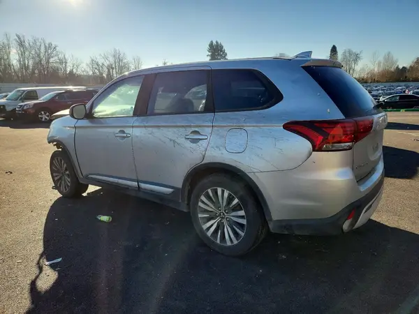 JA4AZ3A36LZ026844 2020 MITSUBISHI OUTLANDER - Image 2