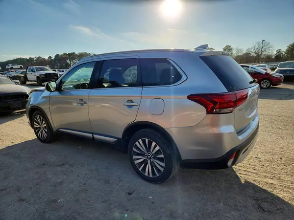 JA4AZ3A36LZ028822 2020 MITSUBISHI OUTLANDER - Image 2